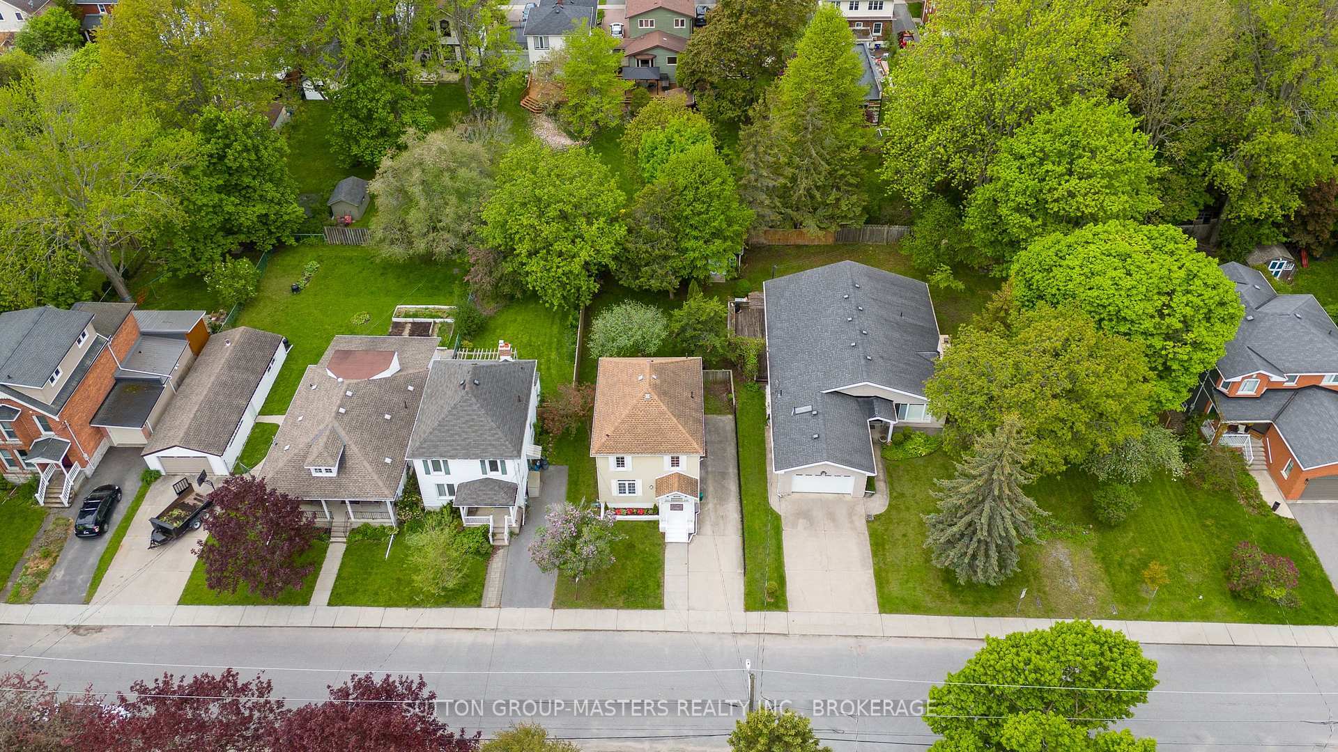 Property Photo: 52 Pembroke Street ON K7L 4N4