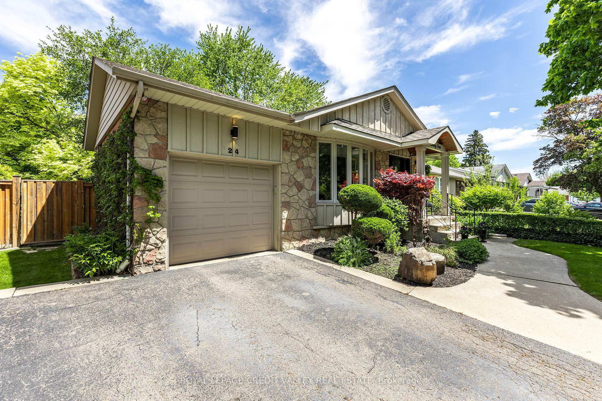 Property Photo:  24 Ladore Drive  ON L6Y 1V5 