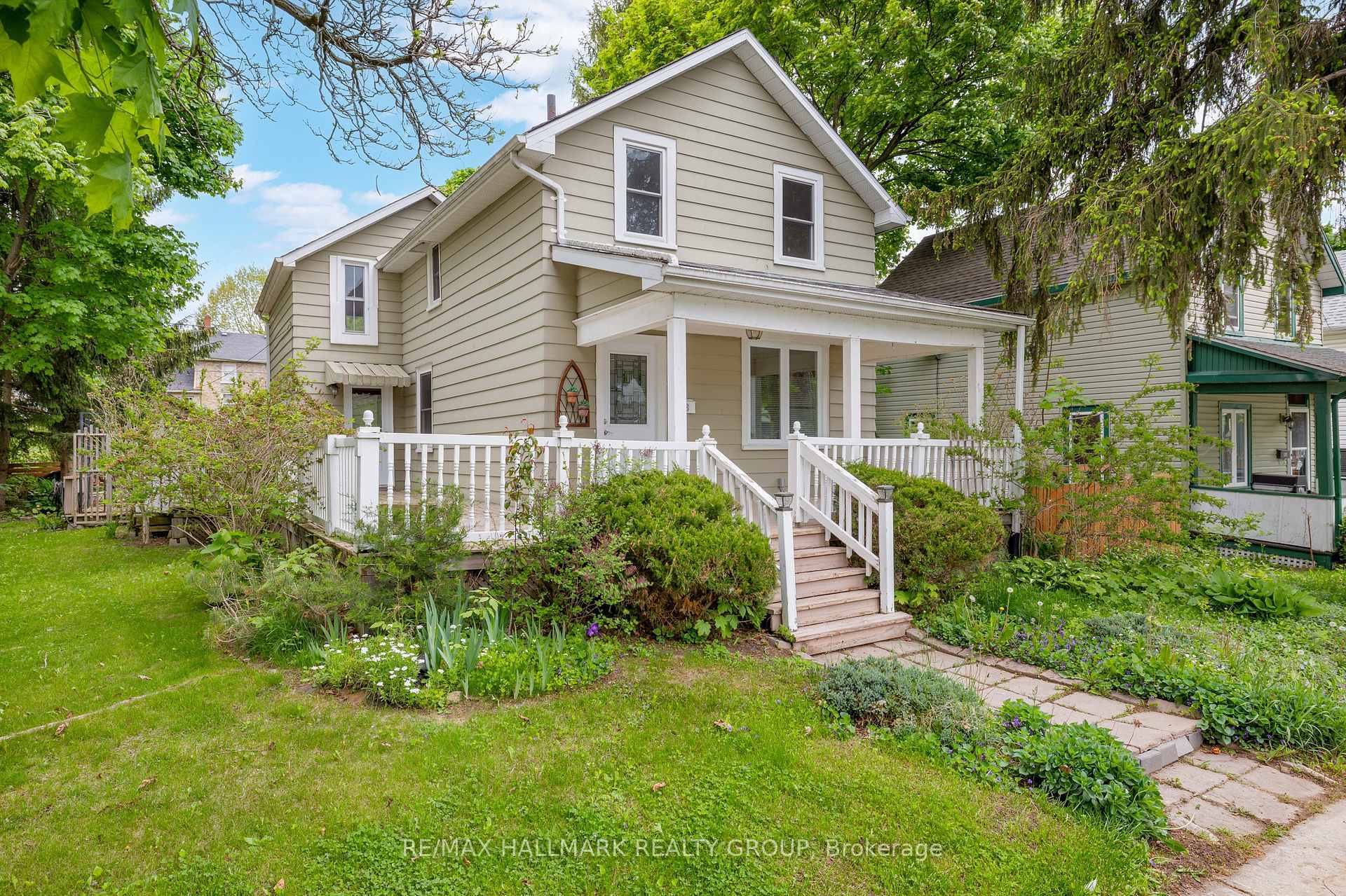 Property Photo: 118 Wellington Street ON K7G 1B7