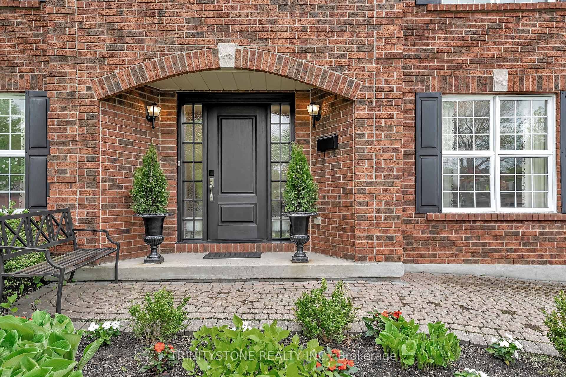 Property Photo: 149 Lanigan Crescent ON K2S 1G9
