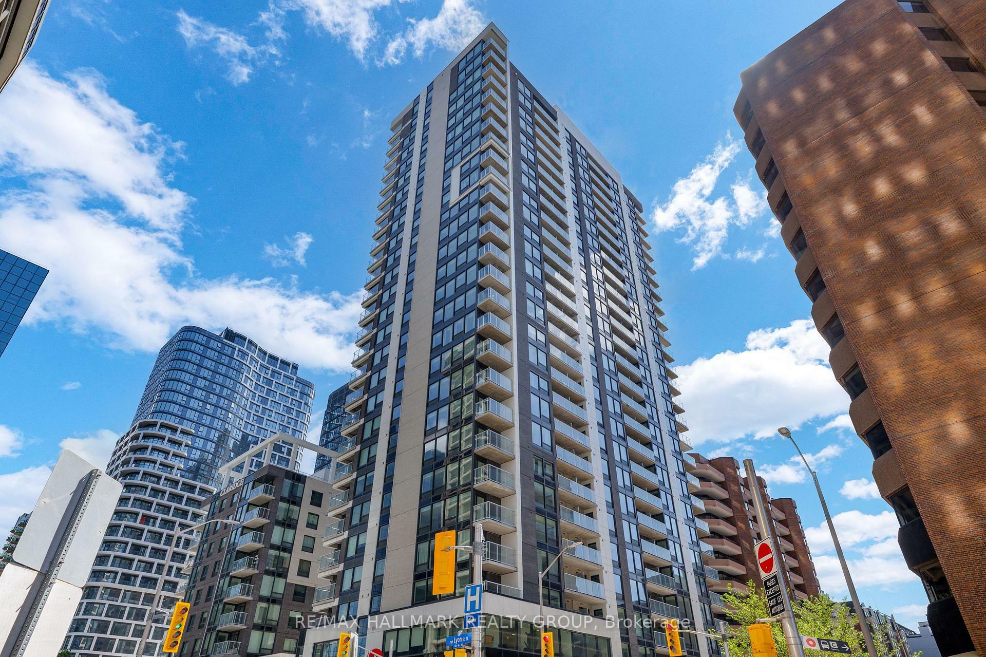 Property Photo: 340 Queen Street 702 ON K1R 0G1