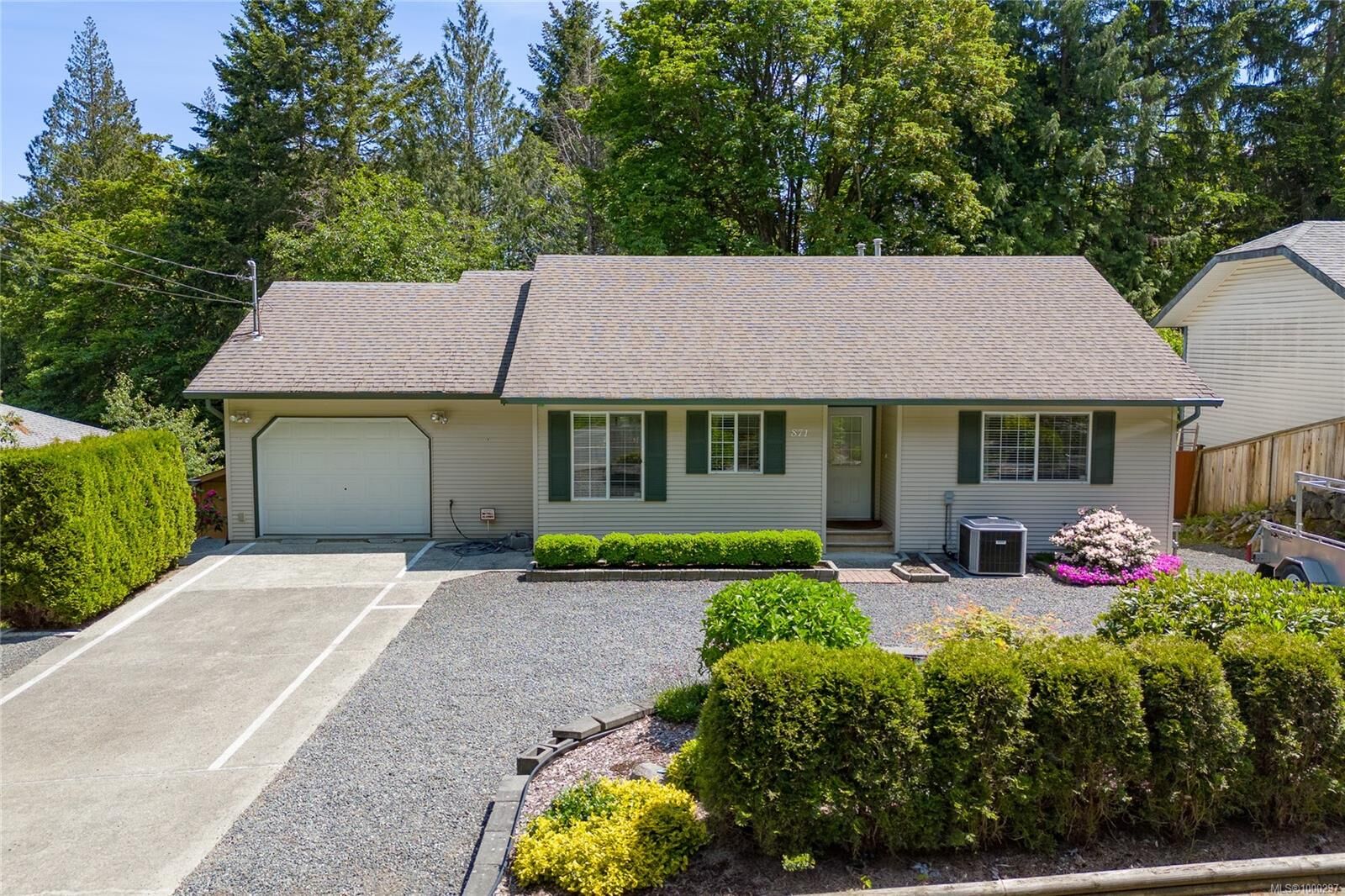 Property Photo:  871 Harewood Mines Rd  BC V9R 6P3 