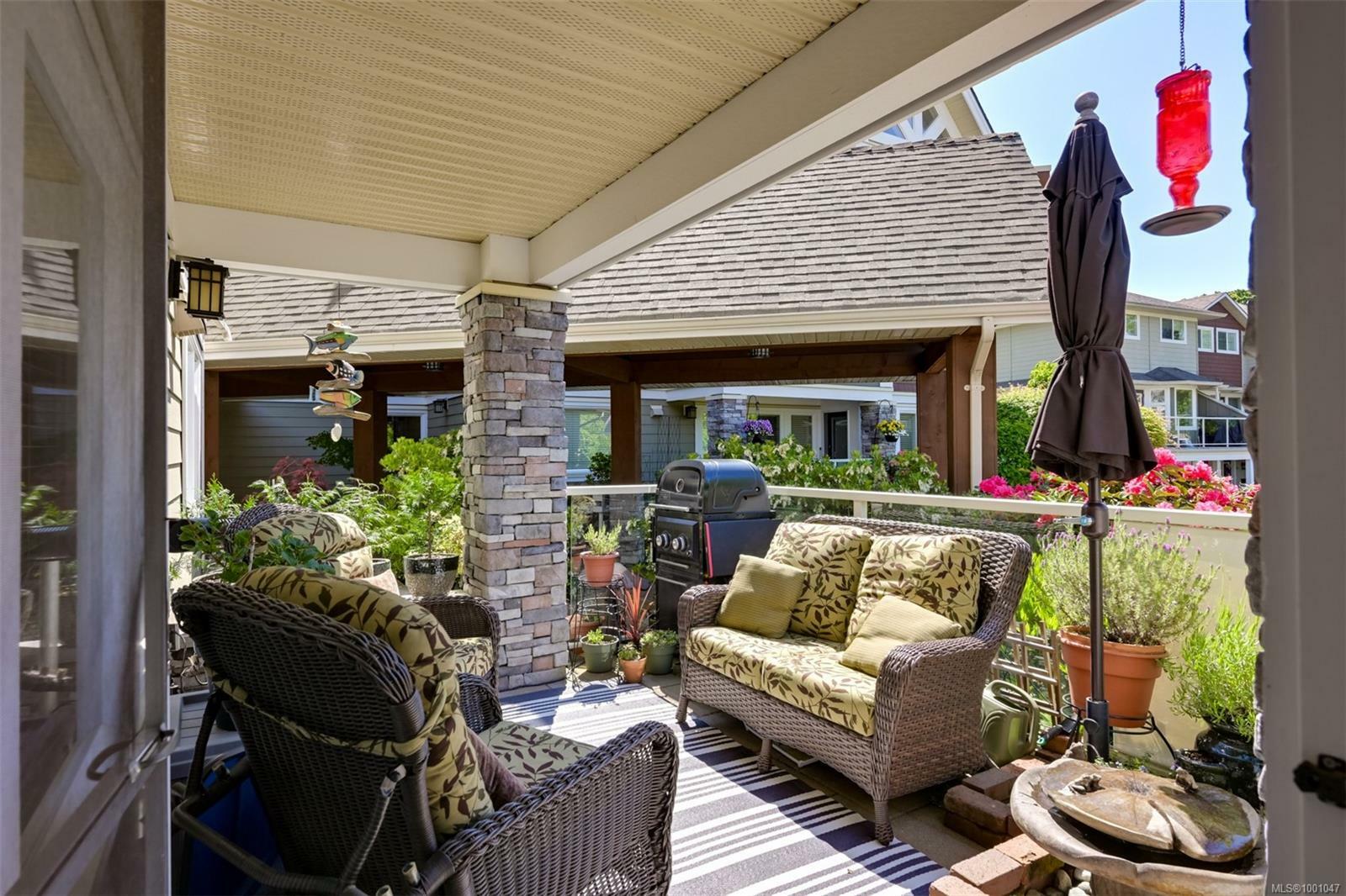 Property Photo: 535 Heatherdale Lane 101 BC V8Z 0A4