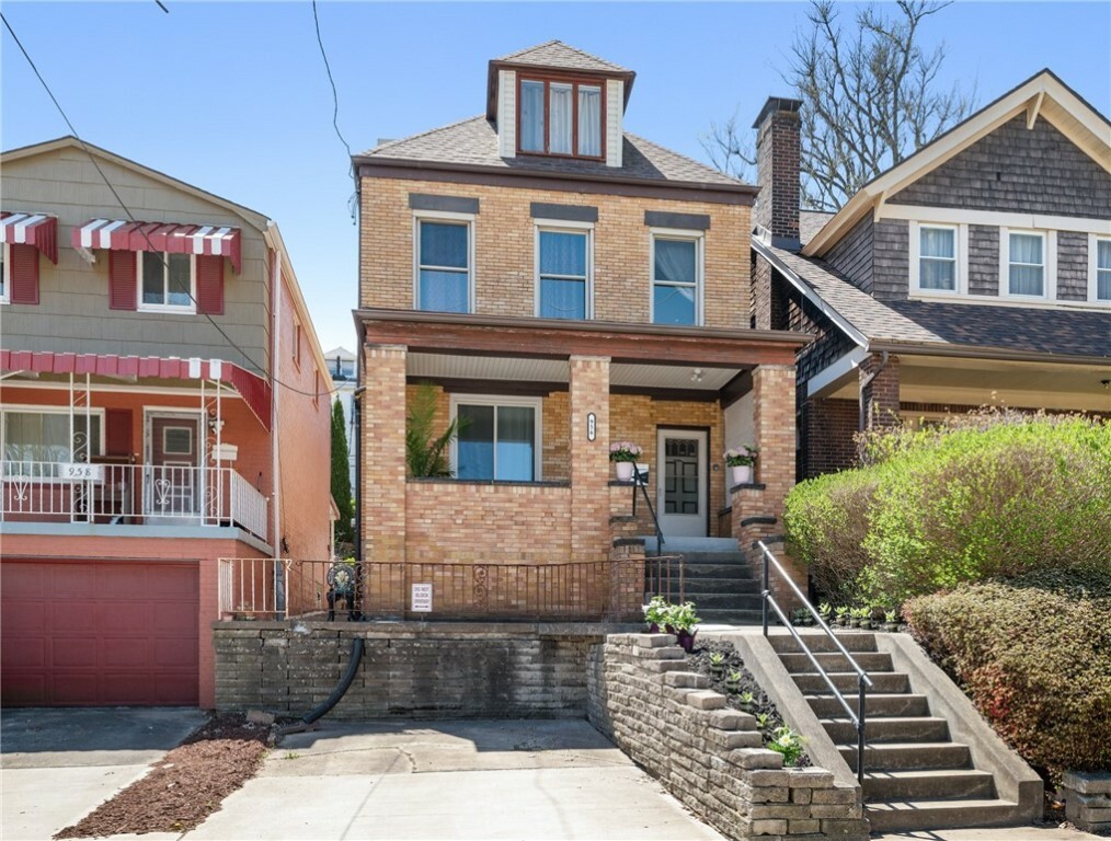 Property Photo: 956 Greenfield PA 15217