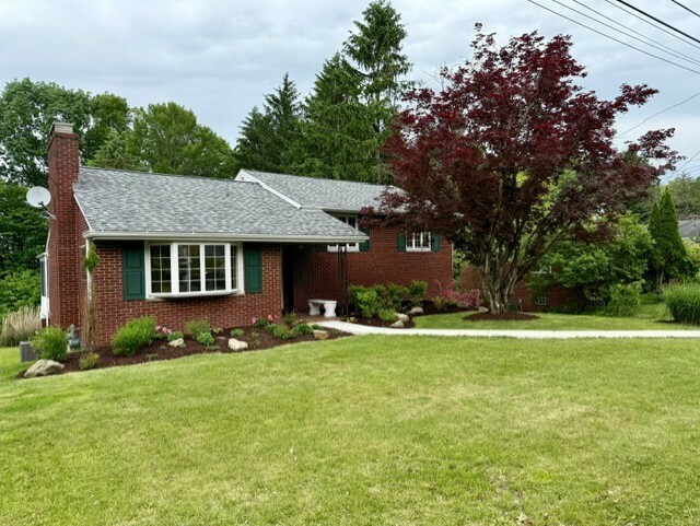 Property Photo: 2612 Saybrook Dr PA 15235