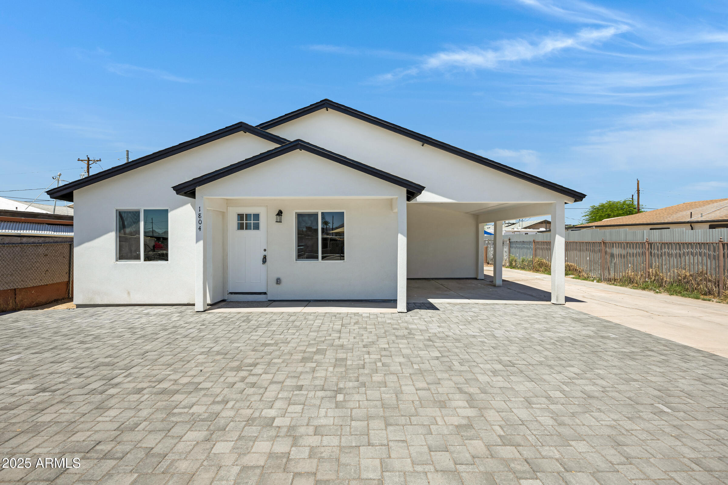Property Photo: 1804 E Pueblo Avenue AZ 85040