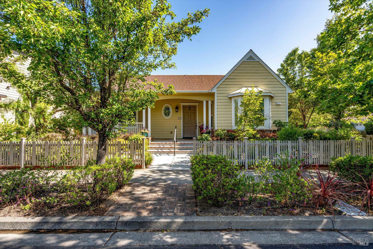 Property Photo: 412 Saunders Drive CA 95476