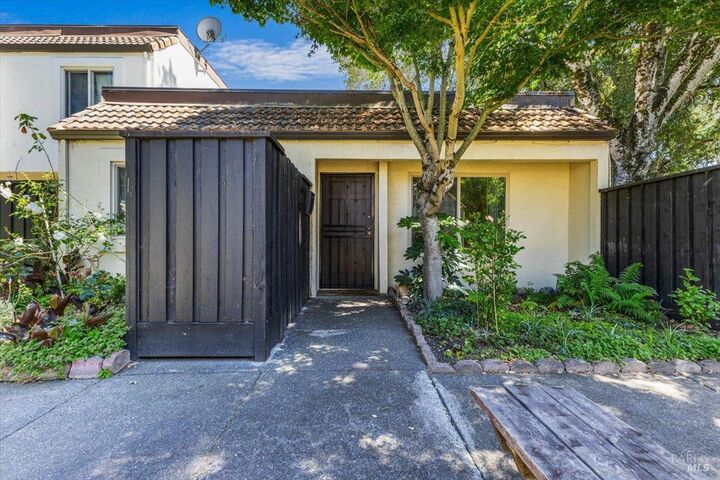 1745 Las Pravadas Court  Santa Rosa CA 95409 photo