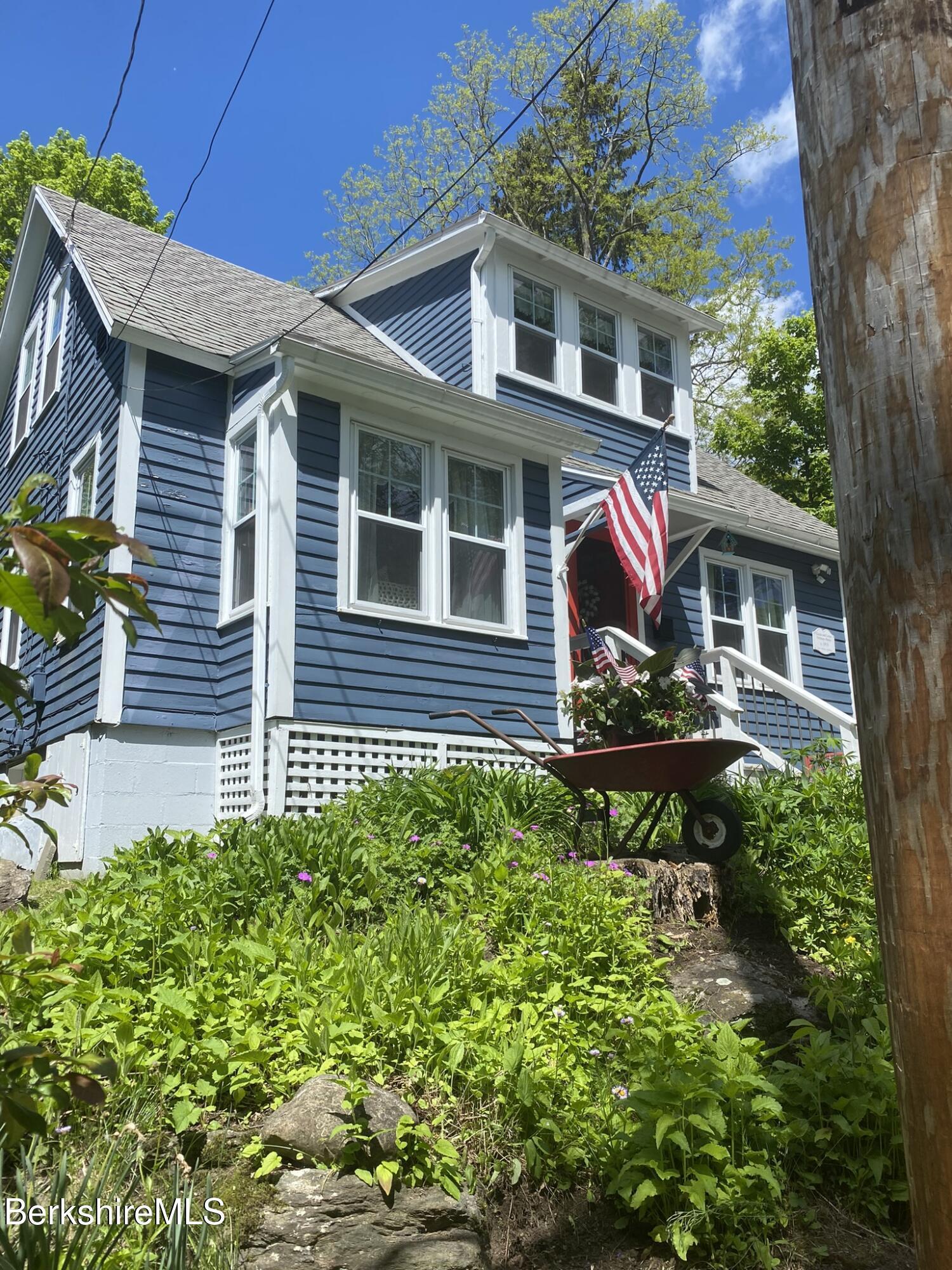 Property Photo: 31 St Ann'S Ave MA 01240