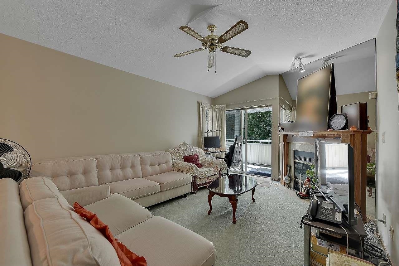 Property Photo: 7156 121 Street 204 BC V3W 0J6