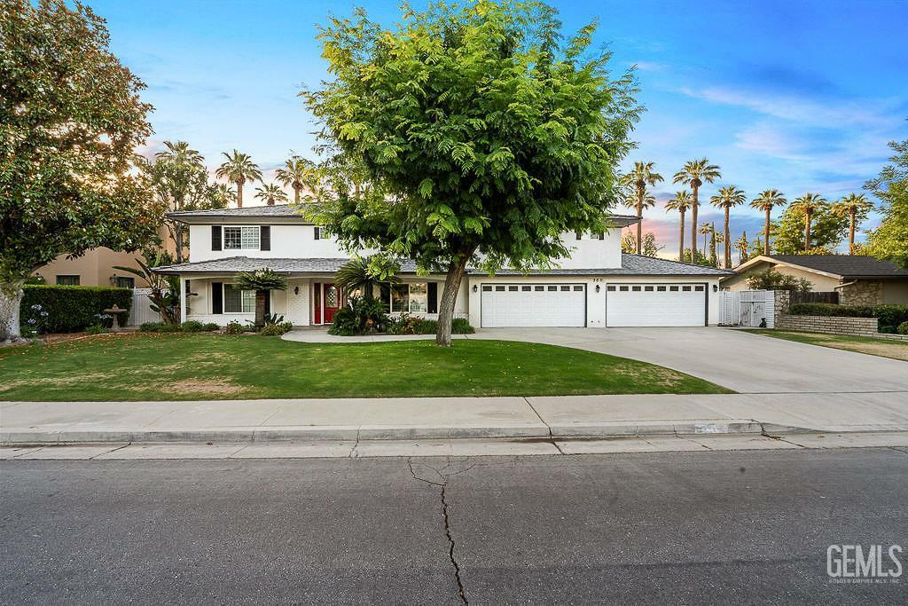 Property Photo: 300 Vista Verde Way CA 93309