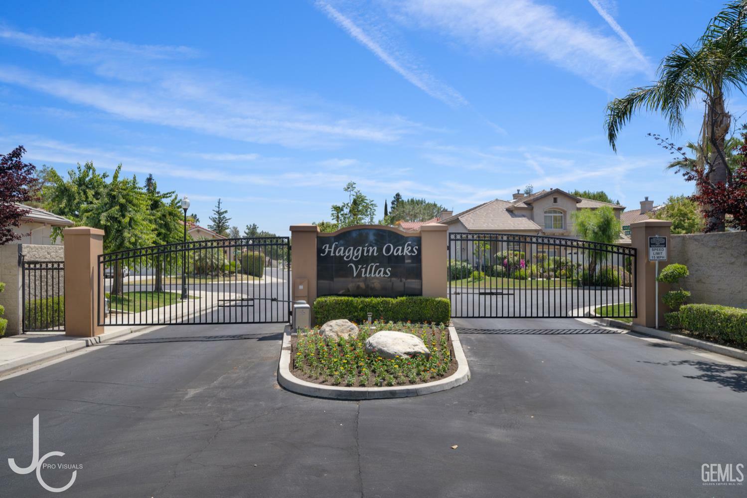 Property Photo: 8711 Beau Maison Way CA 93311