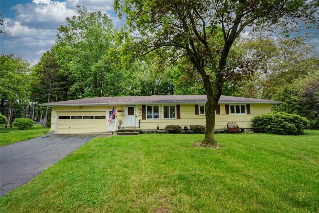 Property Photo: 22 White Oak Lane NY 14450