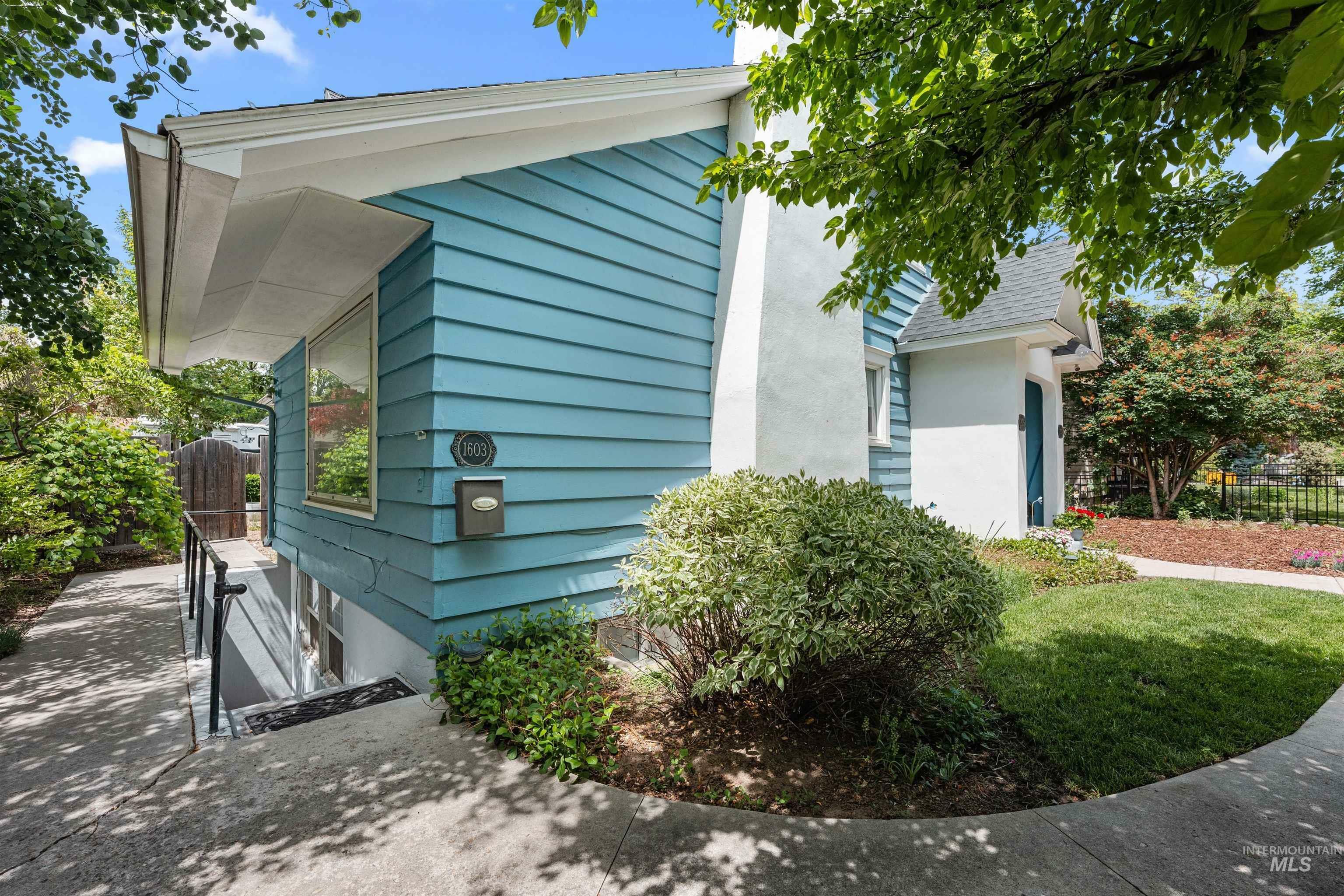 Property Photo: 1605 N 11th St ID 83702