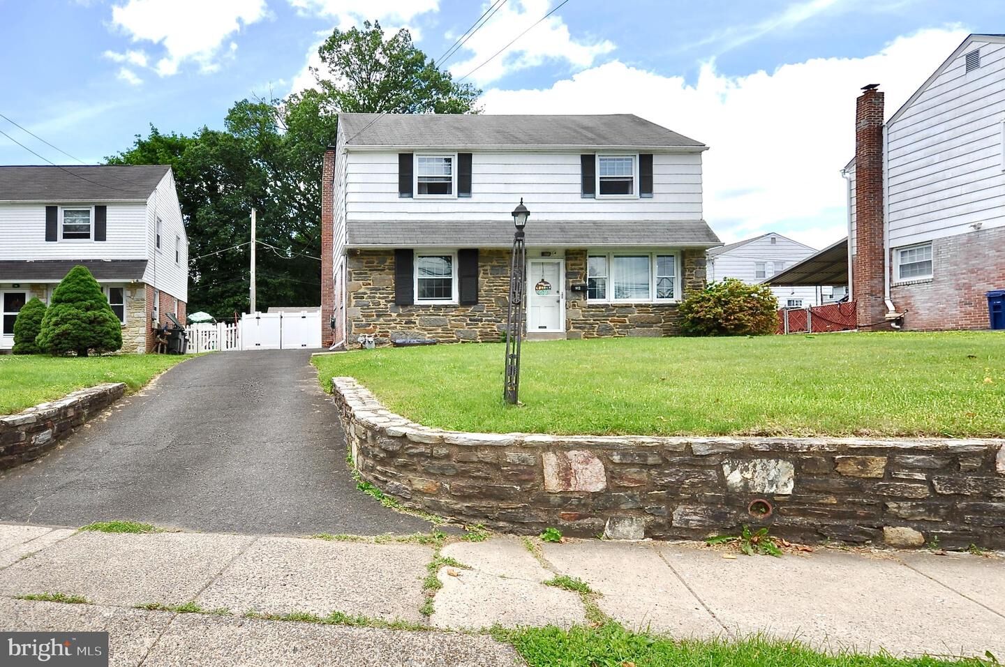 Property Photo: 812 Jenkintown Road PA 19027