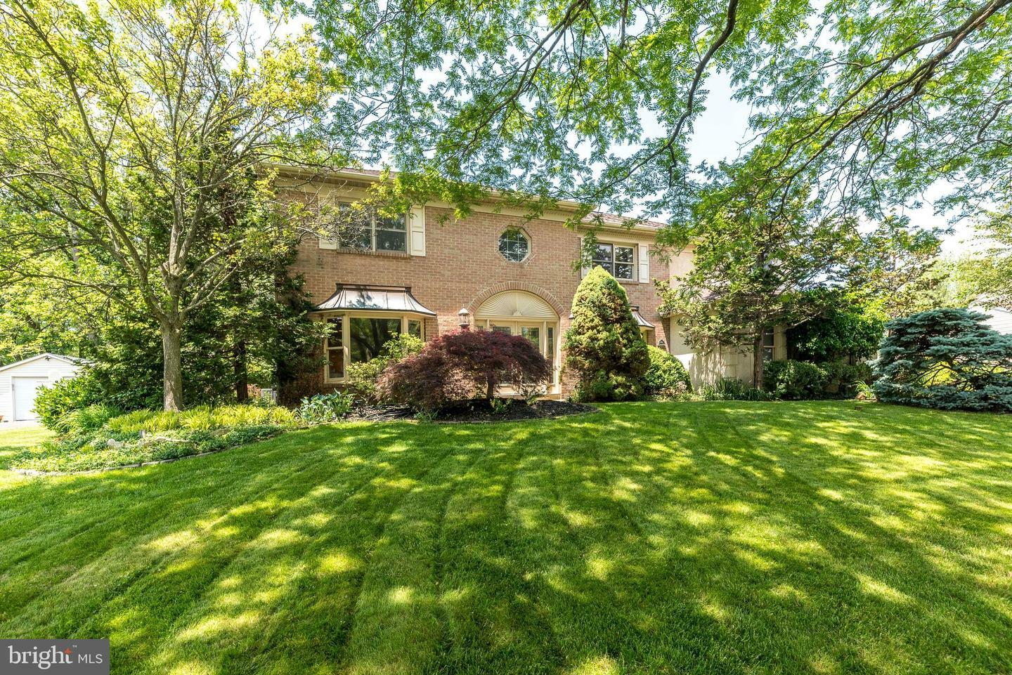 Property Photo: 1712 Waterford Way PA 19002