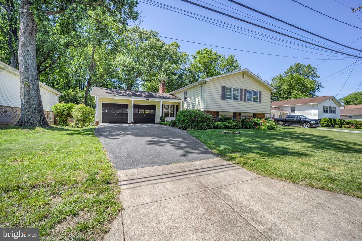 Property Photo: 12403 Sir Lancelot Drive MD 20769