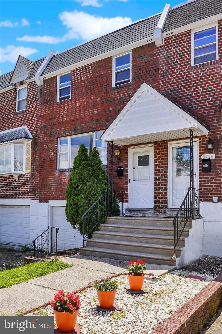 Property Photo: 3756 Genesee Drive PA 19154