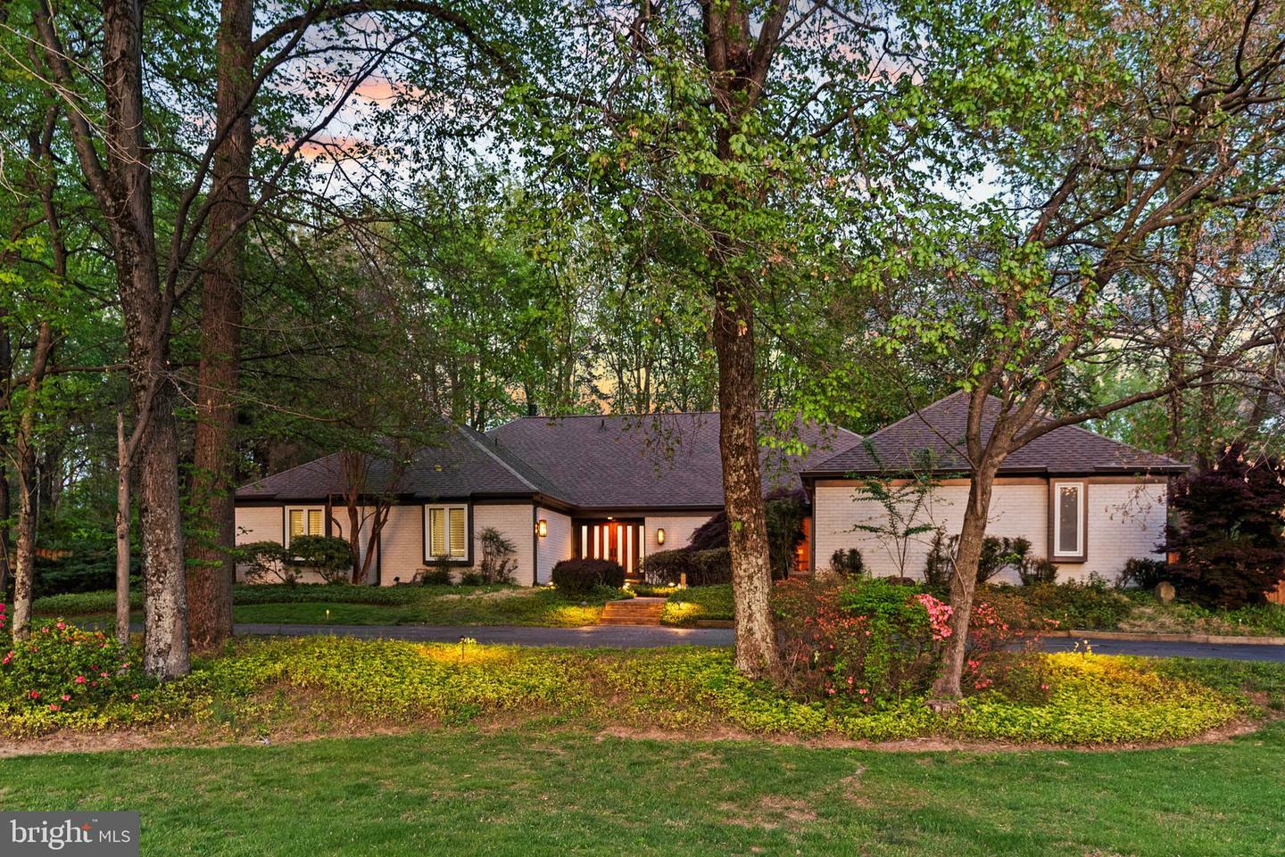 Property Photo: 8901 Potomac Station Lane MD 20854
