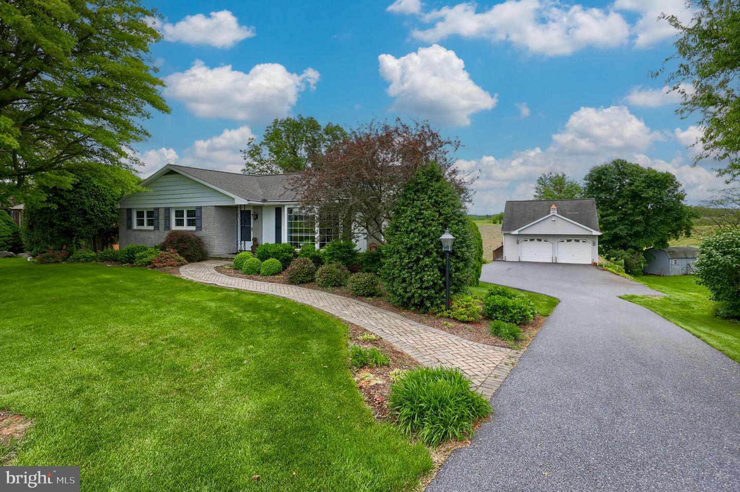 Property Photo: 918 Lebanon Road PA 17545