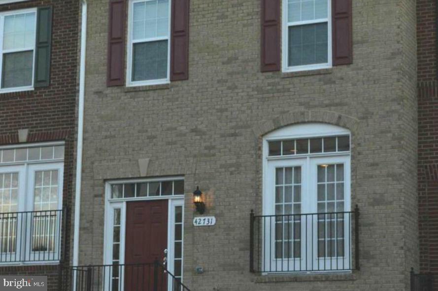 Property Photo: 42731 Telford Terrace NE VA 20147