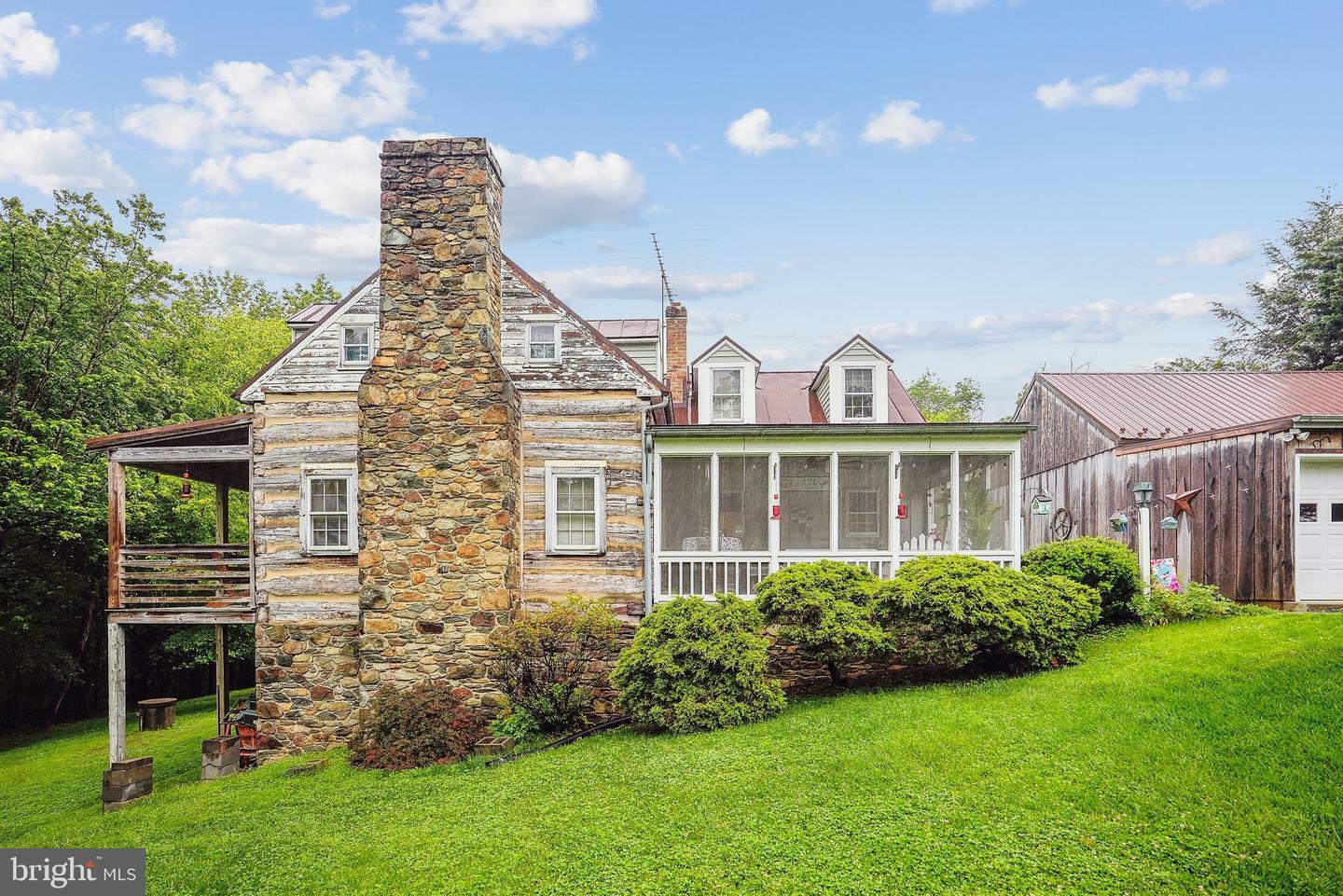Property Photo: 14732 Rose Hollow Lane VA 20197