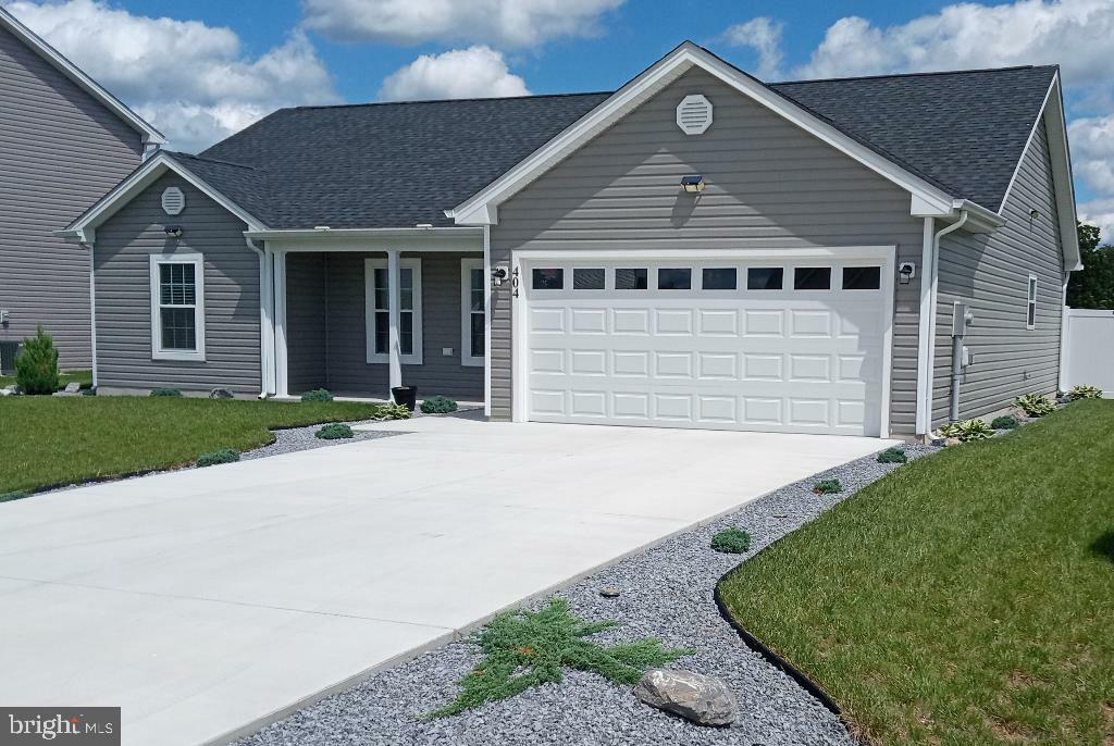 Property Photo: 404 Jensen Way E WV 25401
