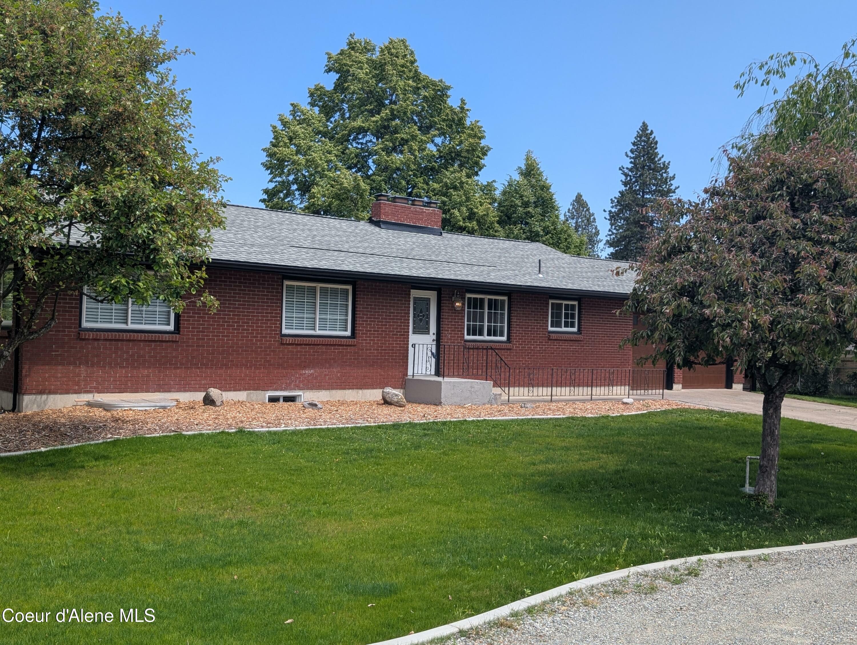 Property Photo: 1305 E Victoria St ID 83835