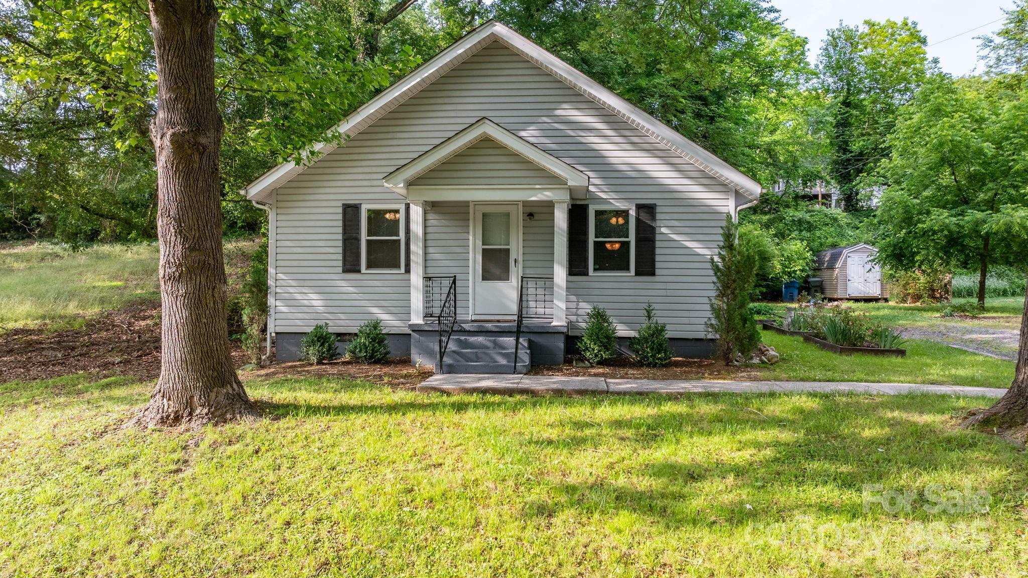 Property Photo:  352 18th Avenue NE  NC 28601 
