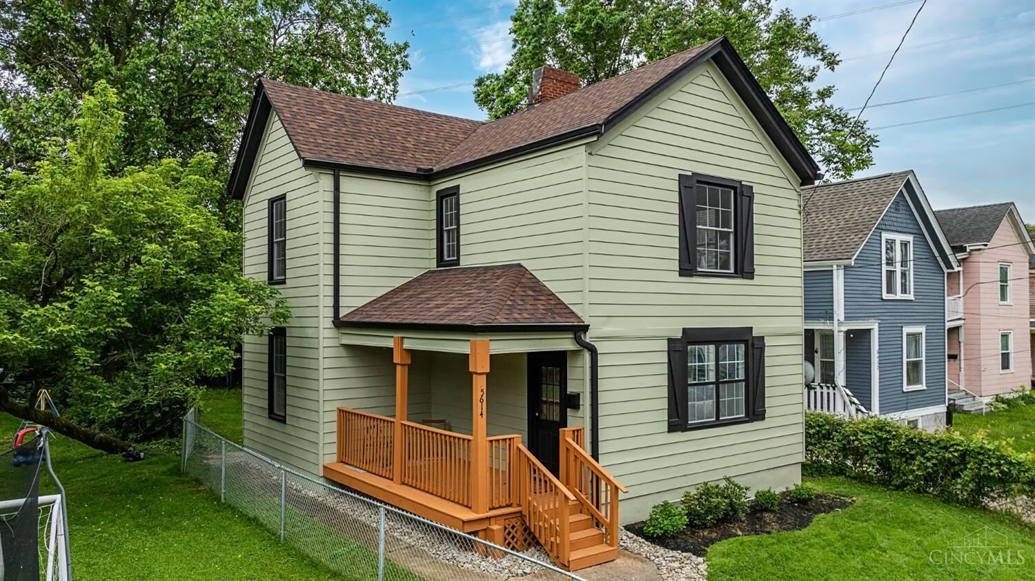 Property Photo:  5614 Abbottsford Street  OH 45212 