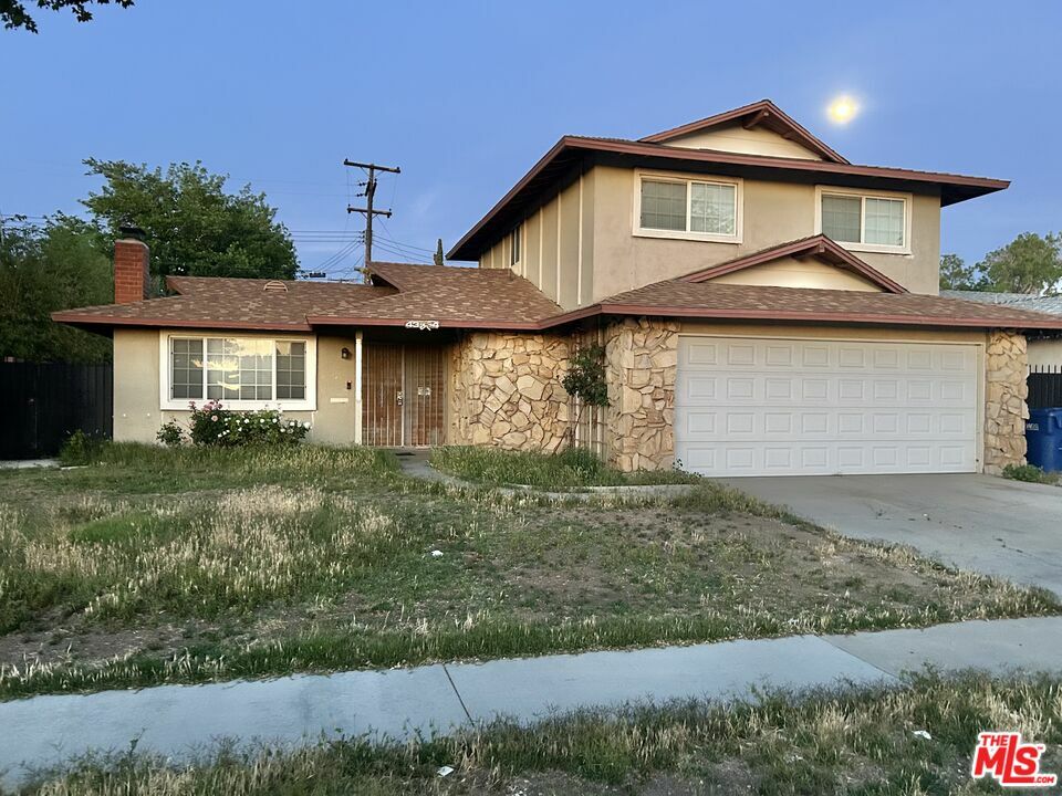 Property Photo: 43834 Gadsden Ave CA 93534