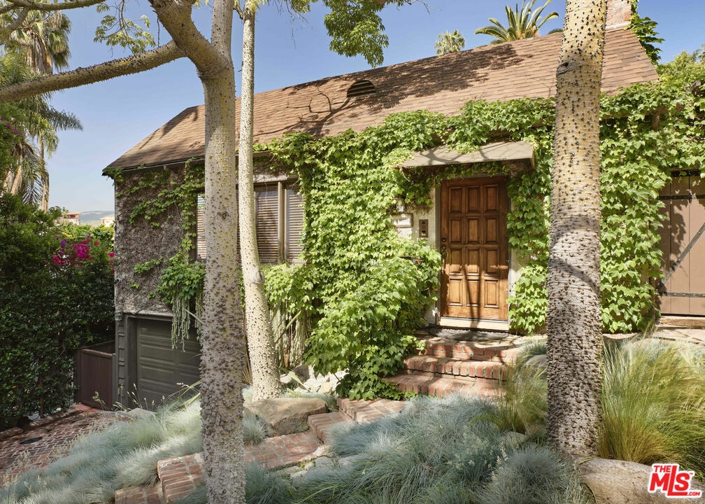 Property Photo: 1959 Whitley Ave CA 90068