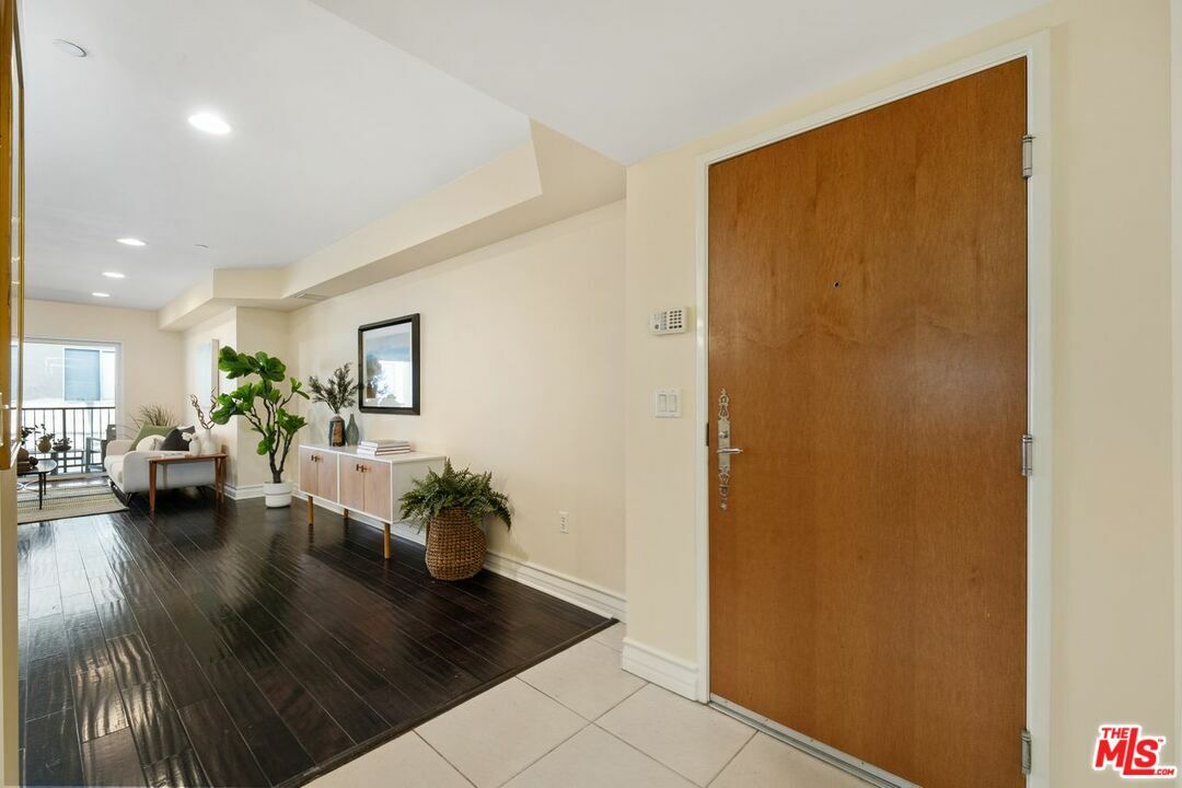 Property Photo: 1353 N Fuller Ave CA 90046