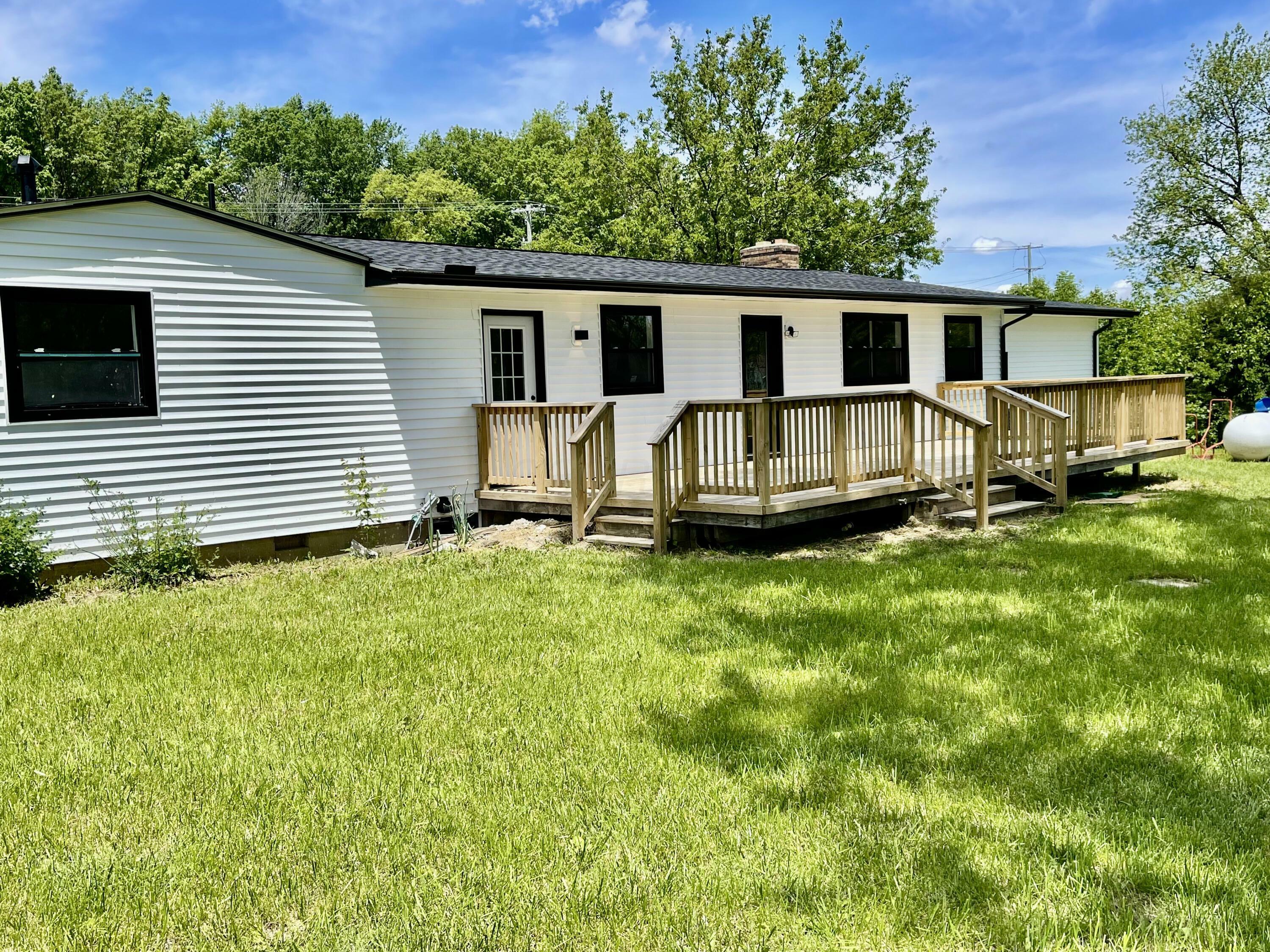 Property Photo: 1071 US-42 OH 43140