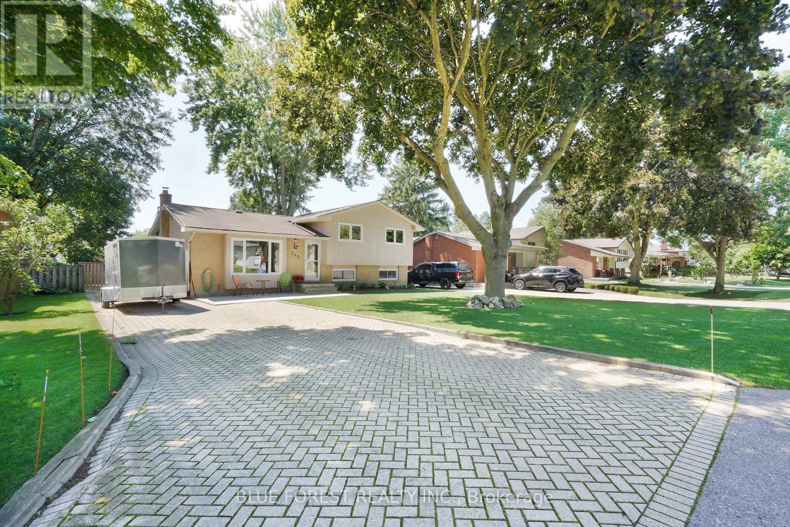 Property Photo: 245 Chittick Crescent ON N0L 1G3