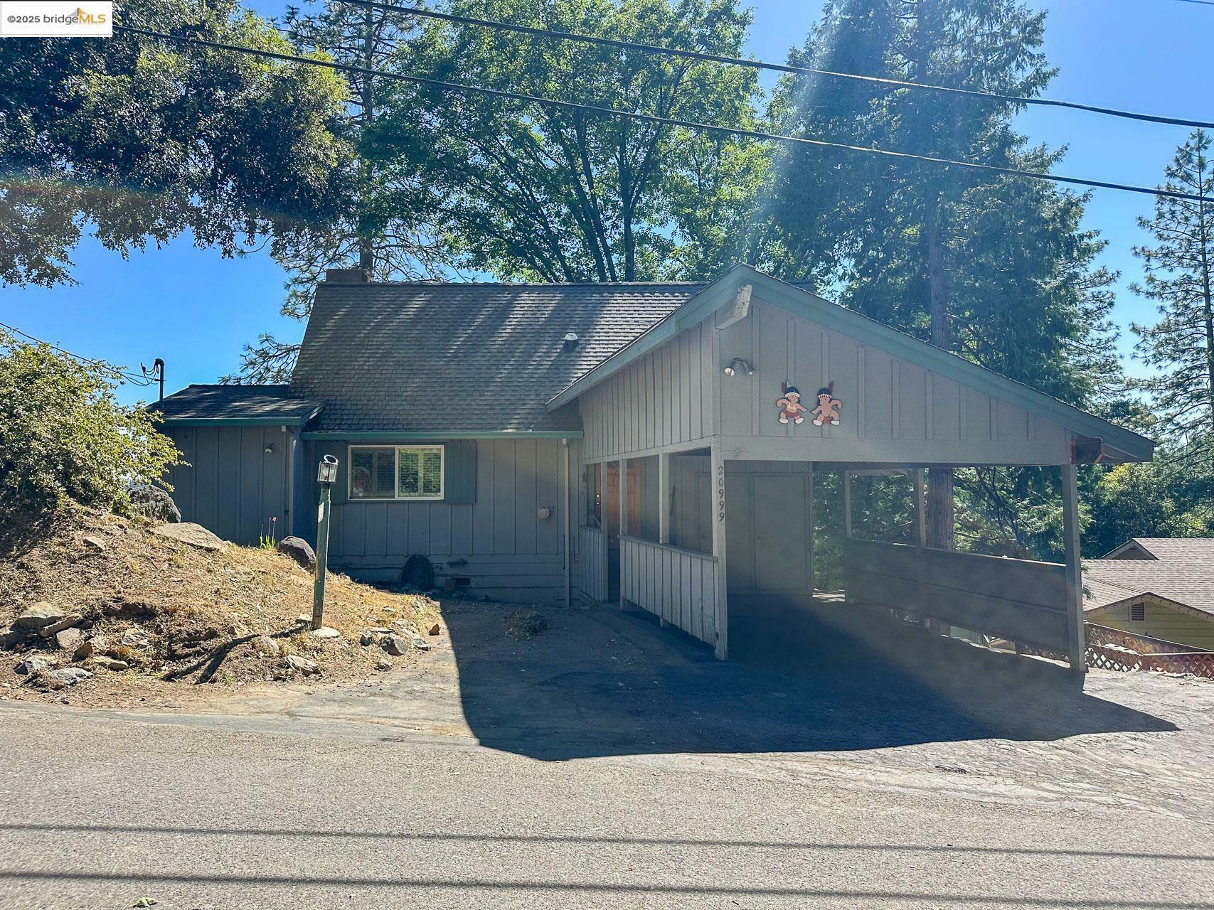 Property Photo:  20999 Lama Teumete Rd  CA 95346 