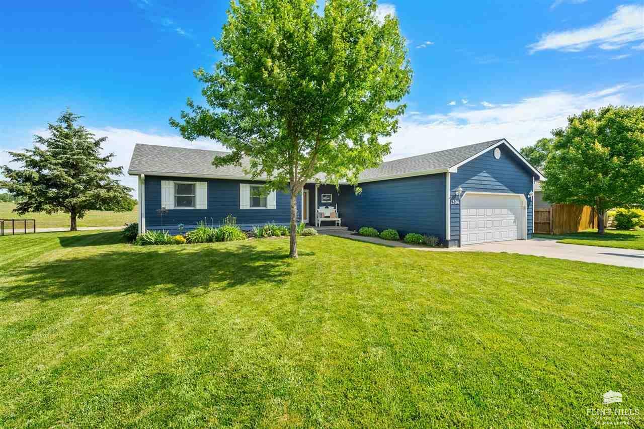 Property Photo:  1304 18th Street  KS 66547 