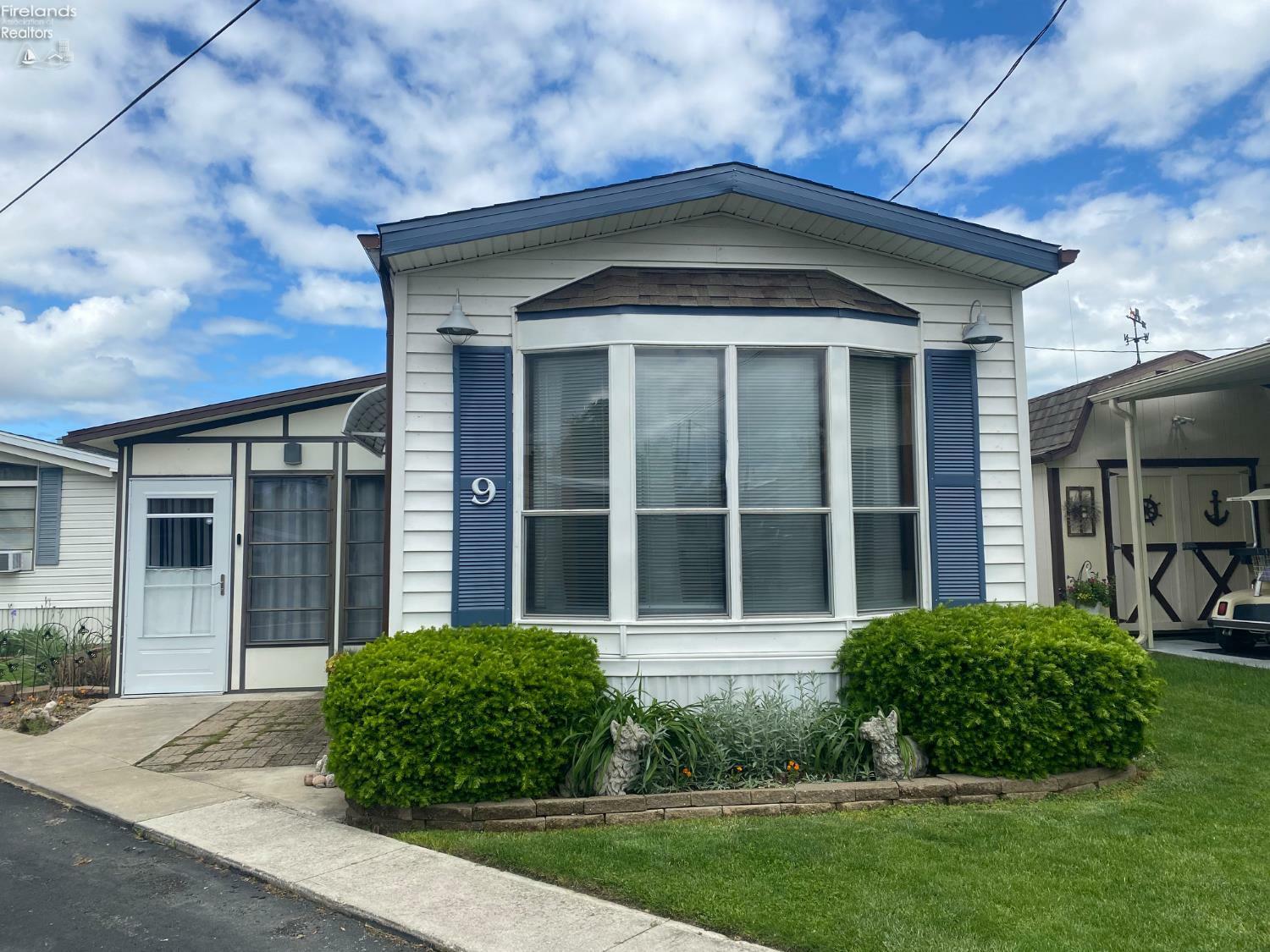 8175 North Shore Boulevard 9  Marblehead OH 43440 photo