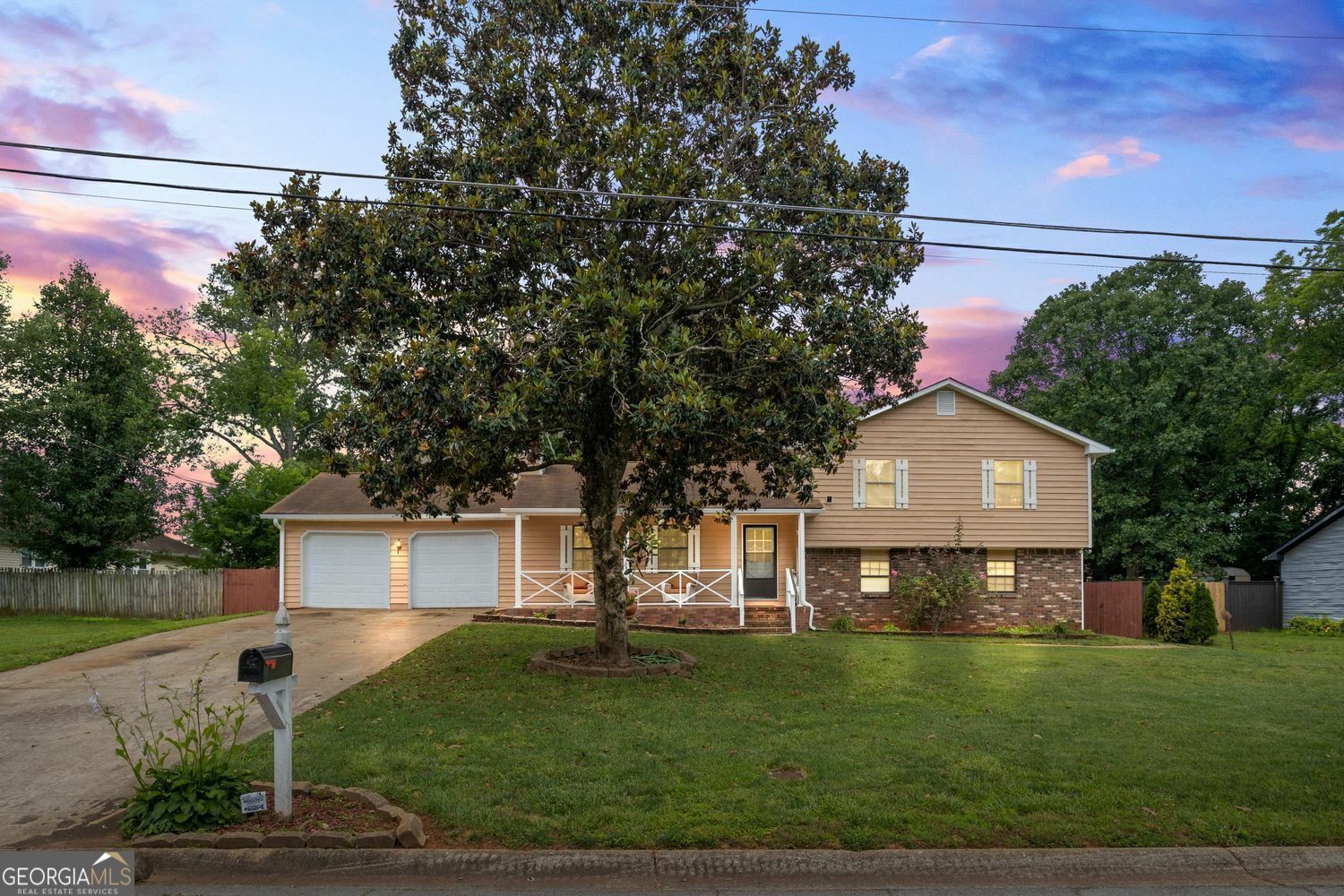 Property Photo: 618 Summerville Drive GA 30046
