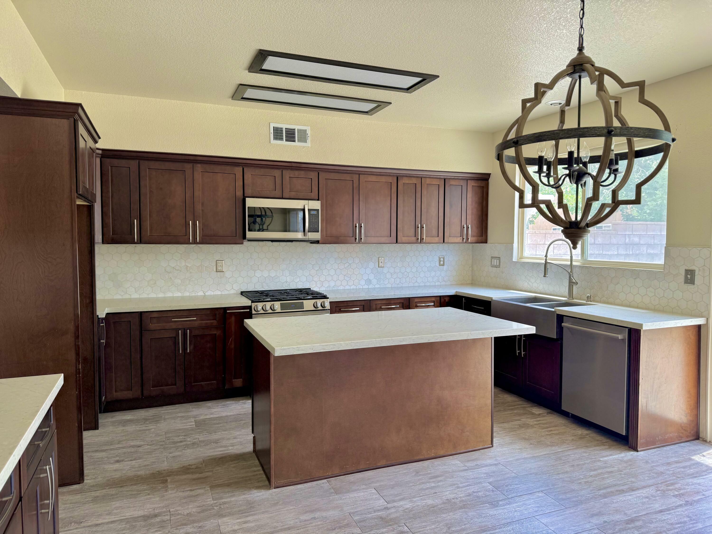 Property Photo:  5604 Kingman Drive  CA 93552 