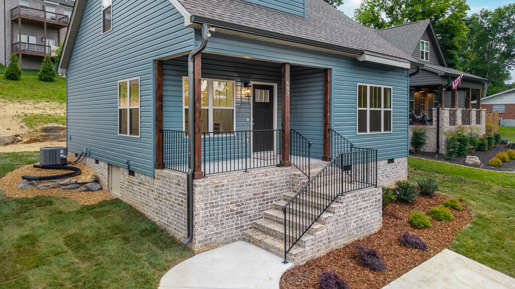 Property Photo: 607 Westover Drive SW TN 37311