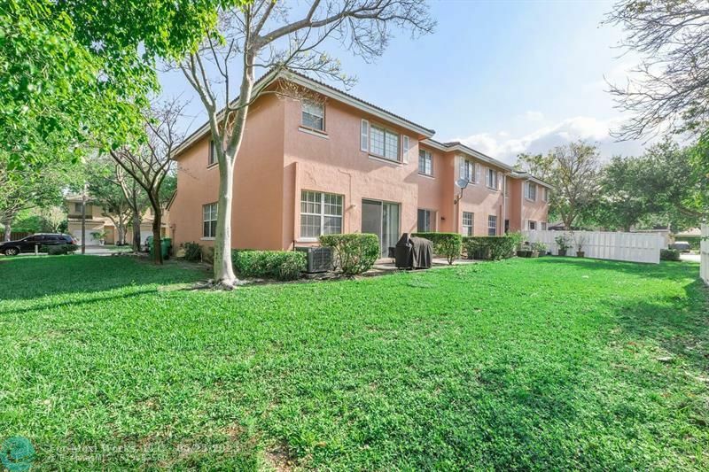 Property Photo: 9090 NW 40th Pl FL 33351