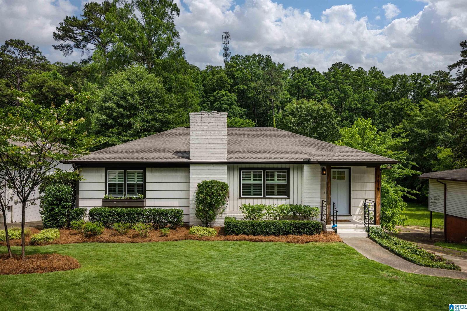 Property Photo: 1819 Windsor Boulevard AL 35209