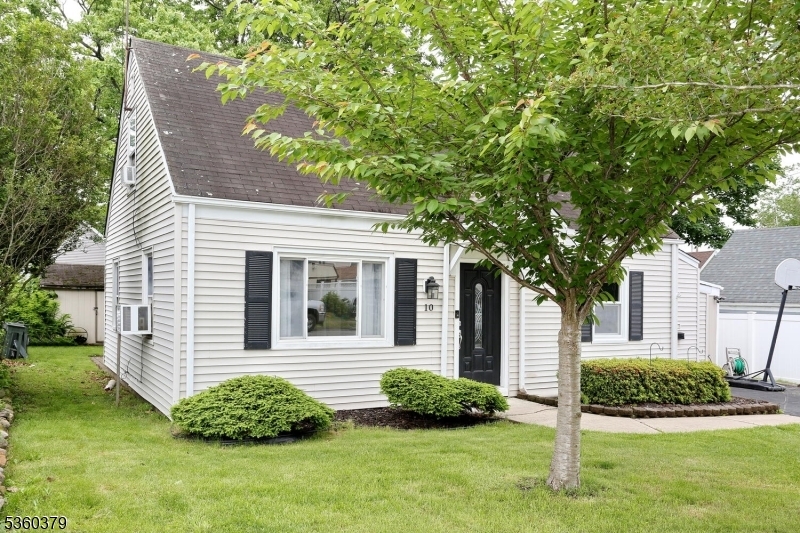 Property Photo: 10 Lynne Ave NJ 07506