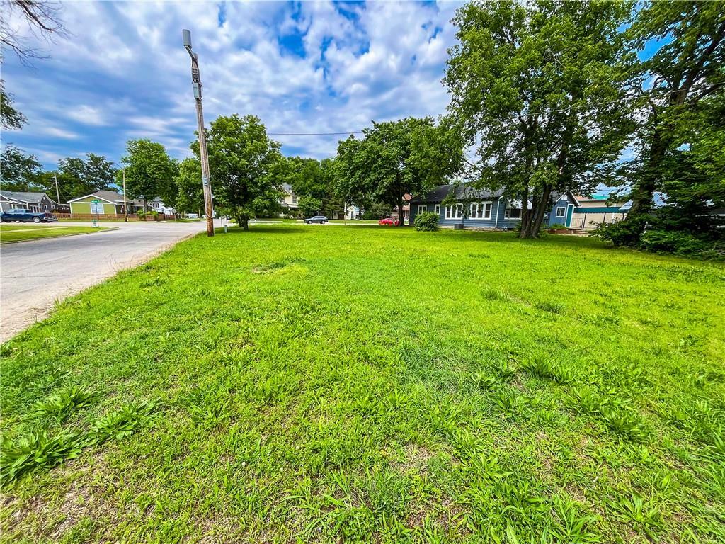 Property Photo:  921 W Main Street  KS 67301 