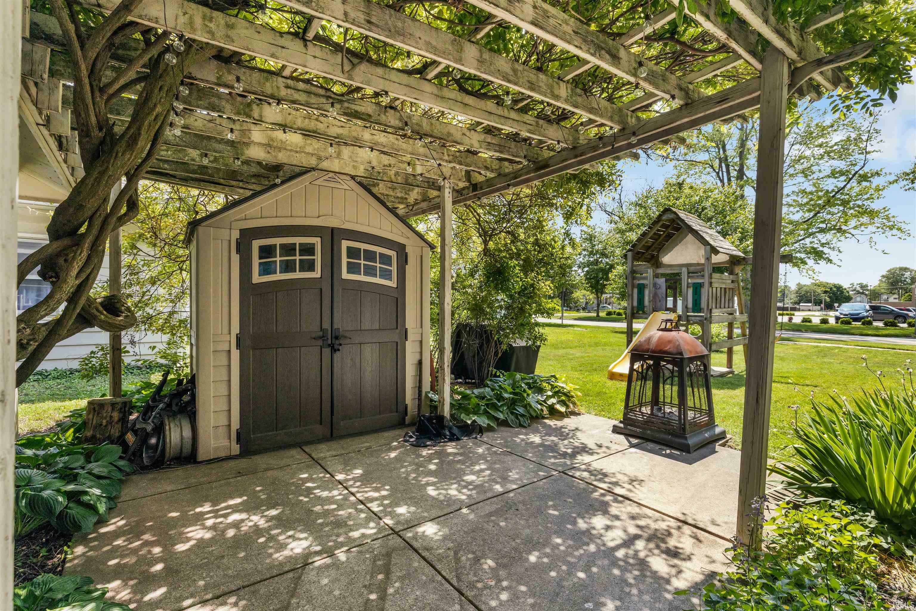 Property Photo: 702 S Van Buren Street IN 46706