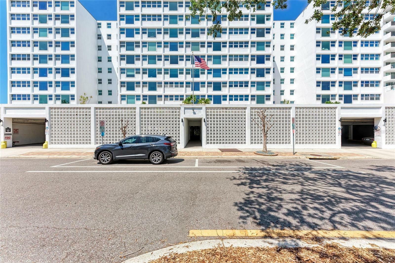 Property Photo: 33 S Gulfstream Avenue 306 FL 34236