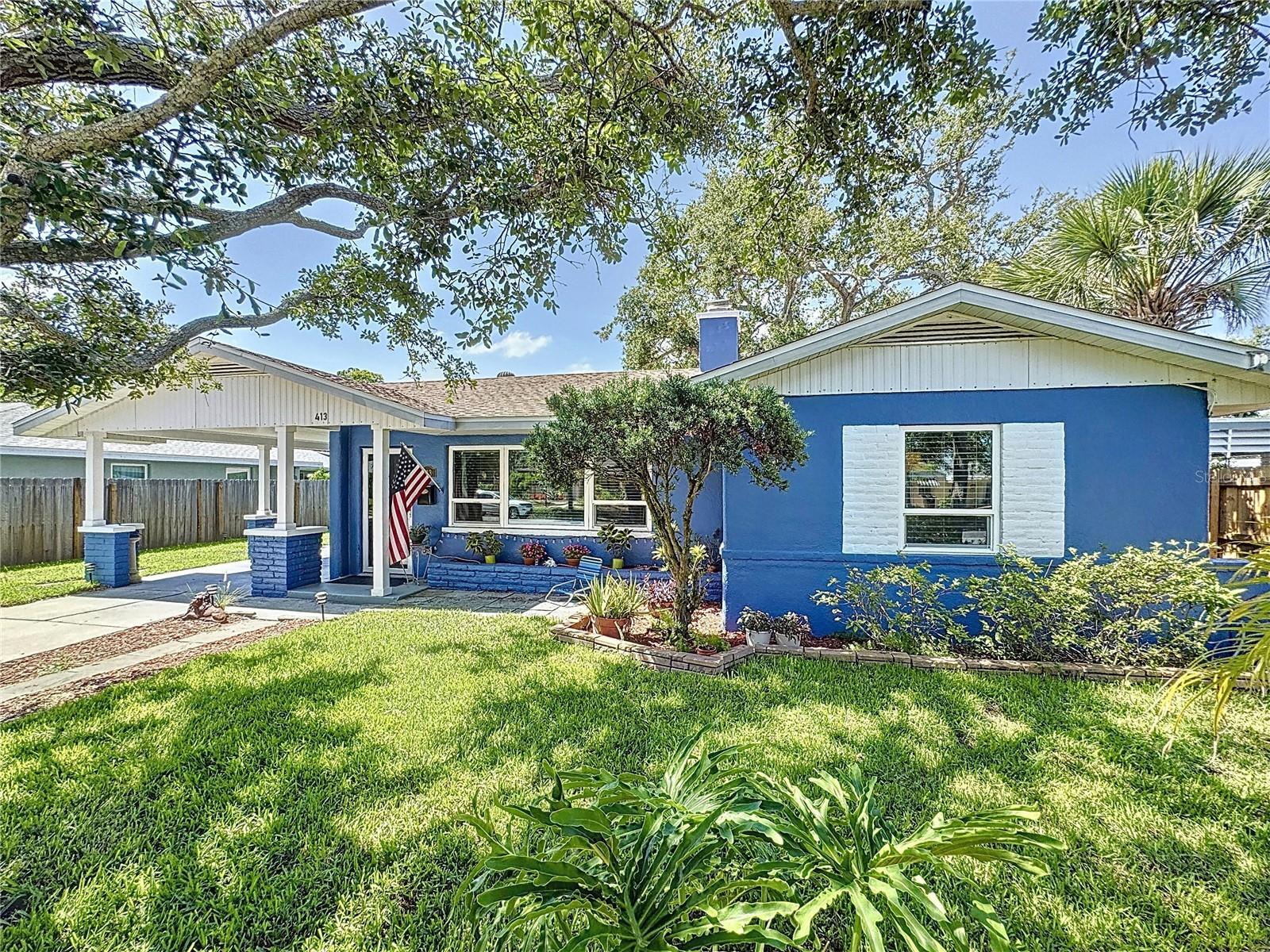 Property Photo:  413 Valencia Road  FL 34285 