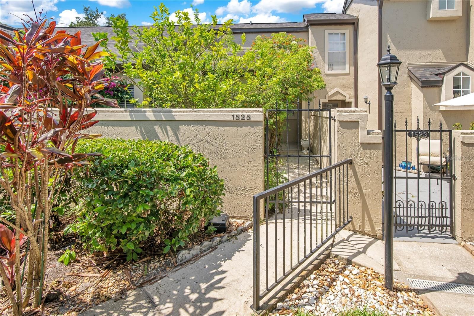 Property Photo:  1525 Farrindon Circle 1525  FL 32746