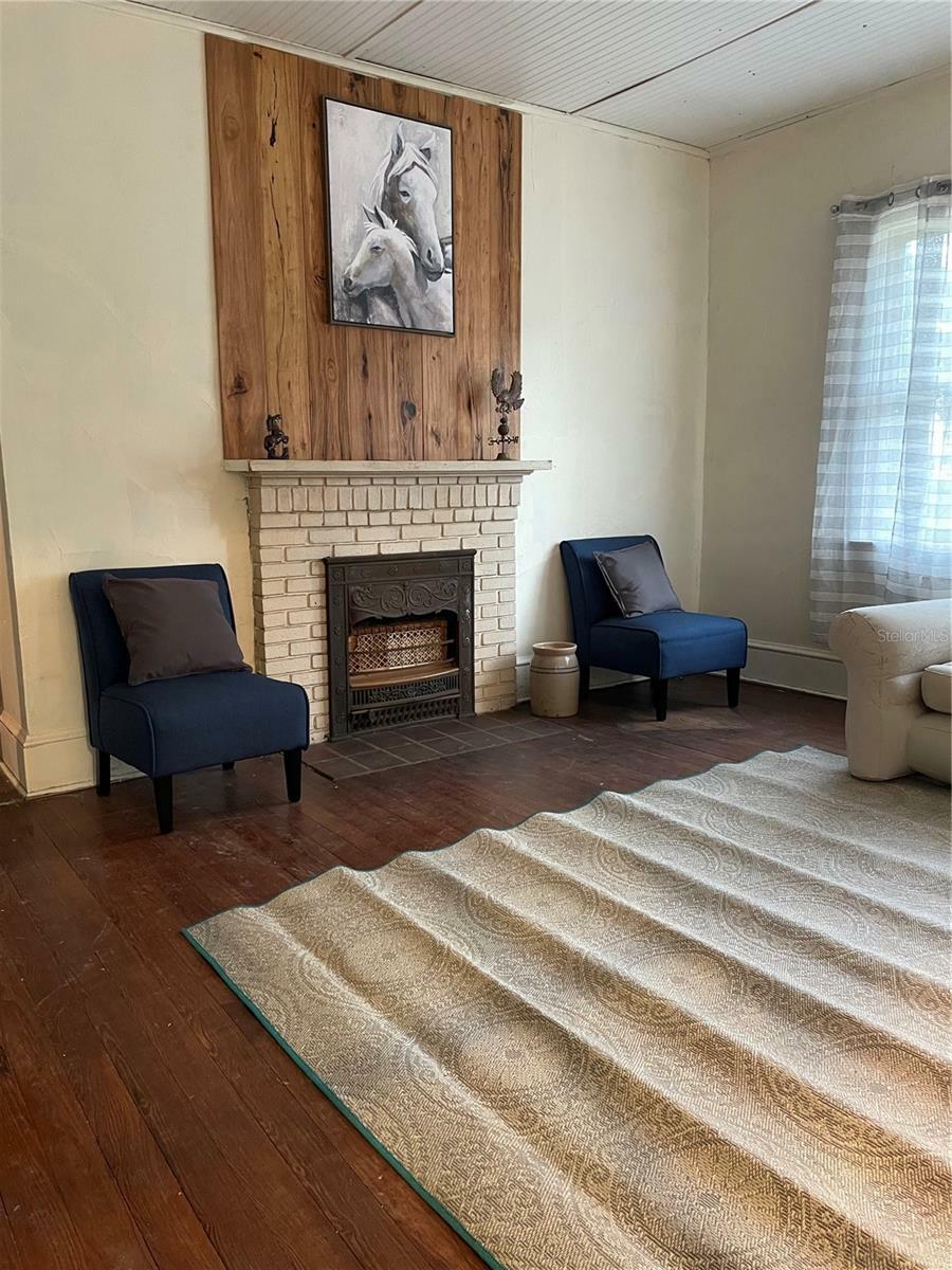 Property Photo: 485 Palm Street FL 34787
